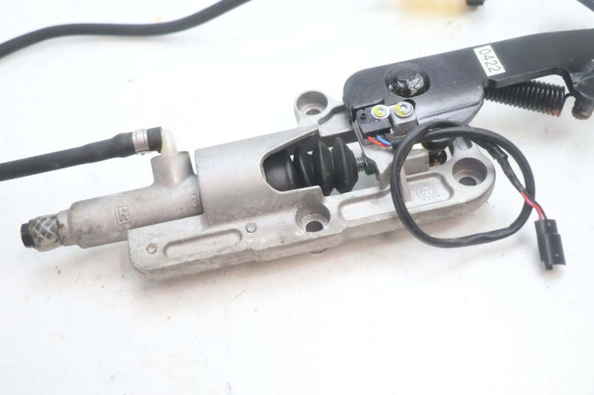 photo de PEDAL DO FREIO PIAGGIO MP3 HPE 530 (2022 - 2026) - Estado da superfície