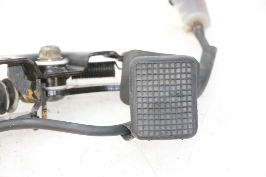 photo de PEDALE DE FREIO PIAGGIO MP3 RL 250 (2006 - 2010) - Pontos de fixação
