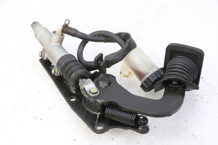 photo de PEDALE DE FREIO PIAGGIO MP3 500 (2011 - 2015) - Ampliação técnica