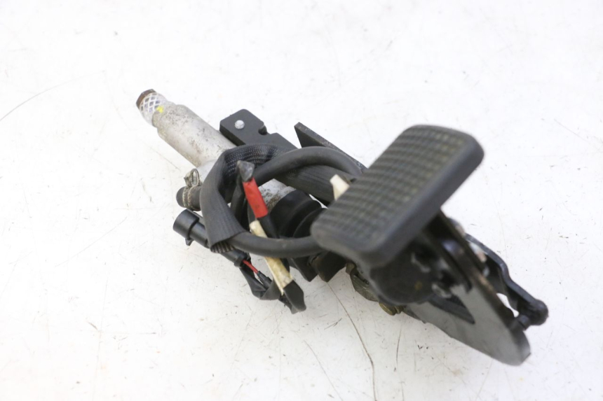 photo de PEDALE DE FREIO PIAGGIO MP3 RL 250 (2006 - 2010) - Detalhe da peça