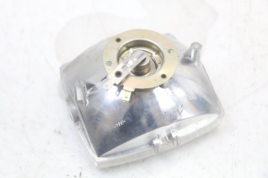 photo de FAROL DIANTEIRO PEUGEOT 103 VOGUE VS2 50 (2004 - 2017) - Pontos de fixação