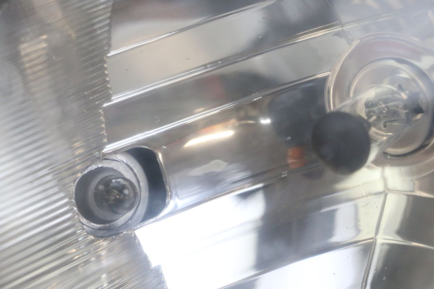 photo de FAROL DIANTEIRO KYMCO AGILITY 4T 50 (2005 - 2018) - Zoom do estado de desgaste