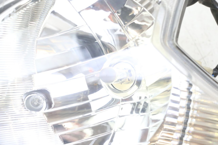 photo de FAROL DIANTEIRO KYMCO AGILITY 4T 50 (2005 - 2018) - Pontos de fixação
