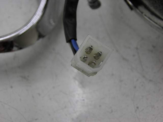 photo de FAROL DIANTEIRO APRILIA SCARABEO 100 (2003 - 2012) - Pontos de fixação