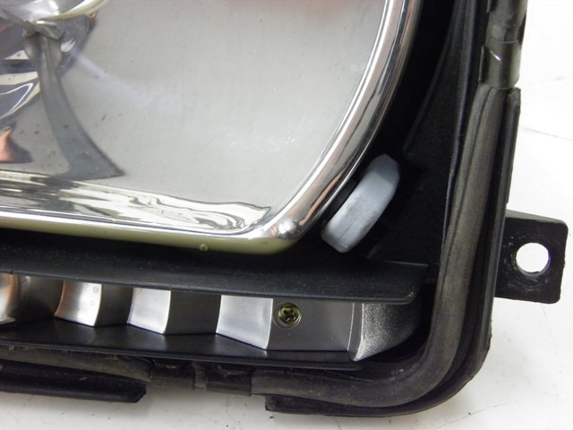 photo de FAROL DIANTEIRO BMW K 75 RT ABS 750 (1989 - 1997) - Zoom do estado de desgaste