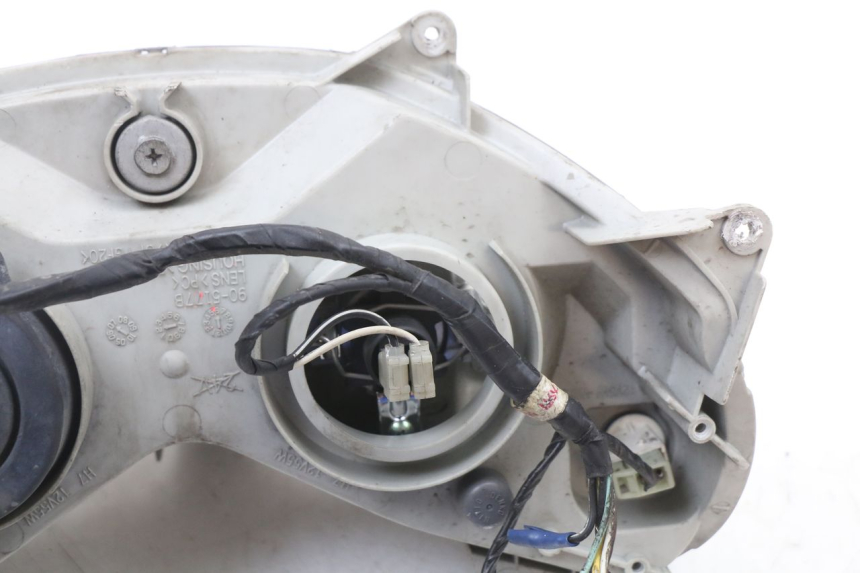 photo de FAROL DIANTEIRO SUZUKI BURGMAN 125 (2007 - 2014) - Pontos de fixação