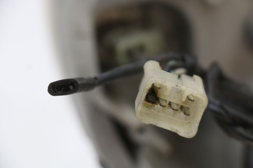 photo de FAROL DIANTEIRO SUZUKI BURGMAN 125 (2007 - 2014) - Estado da superfície