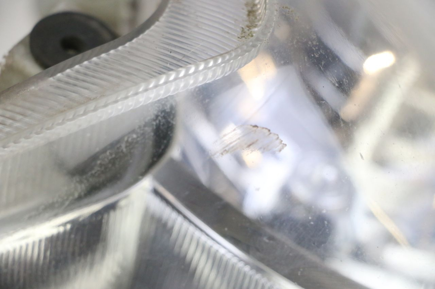 photo de FAROL DIANTEIRO SUZUKI BURGMAN 125 (2007 - 2014) - Outro ângulo de visão