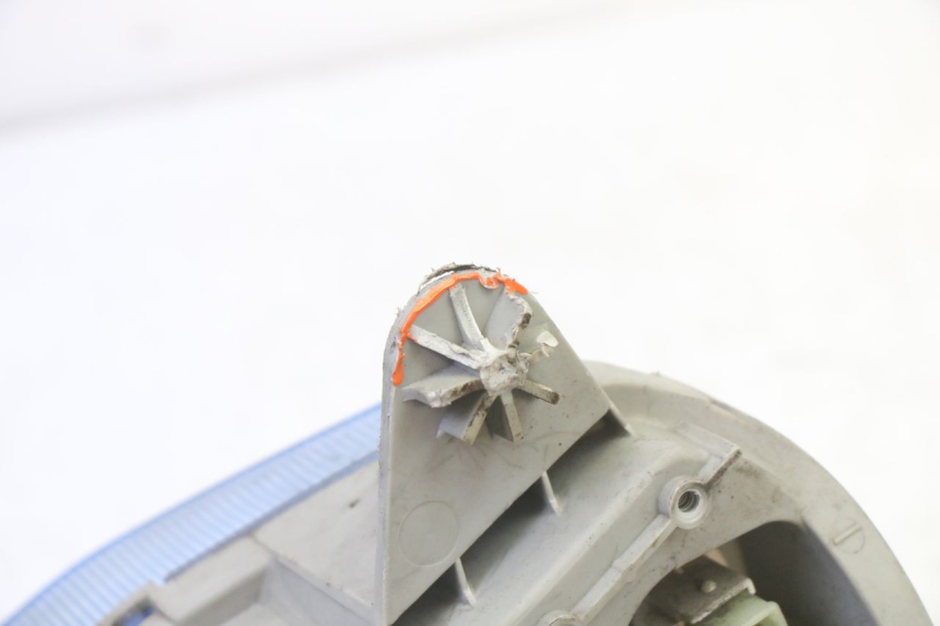 photo de FAROL DIANTEIRO SUZUKI BURGMAN 125 (2007 - 2014) - Estado da superfície