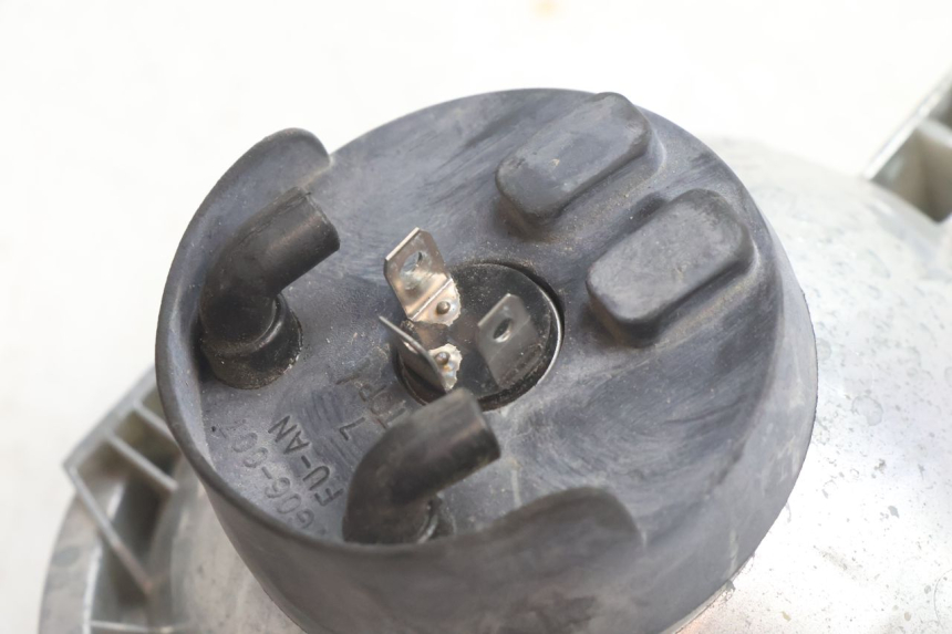 photo de FAROL DIANTEIRO YAMAHA BW'S BWS 125 (2010 - 2013) - Pontos de fixação