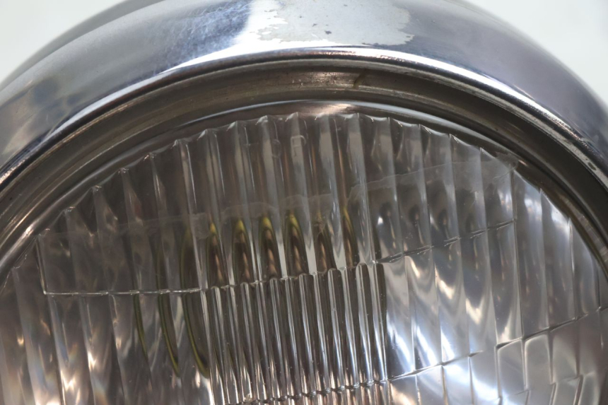 photo de FAROL DIANTEIRO HONDA CB TWO FIFTY 250 (1991 - 2002) - Detalhe da peça