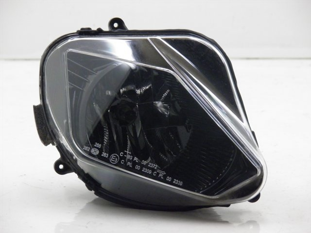 photo de FAROL DIANTEIRO DERBI GP MAX 250 (2006 - 2008) - Detalhe da peça