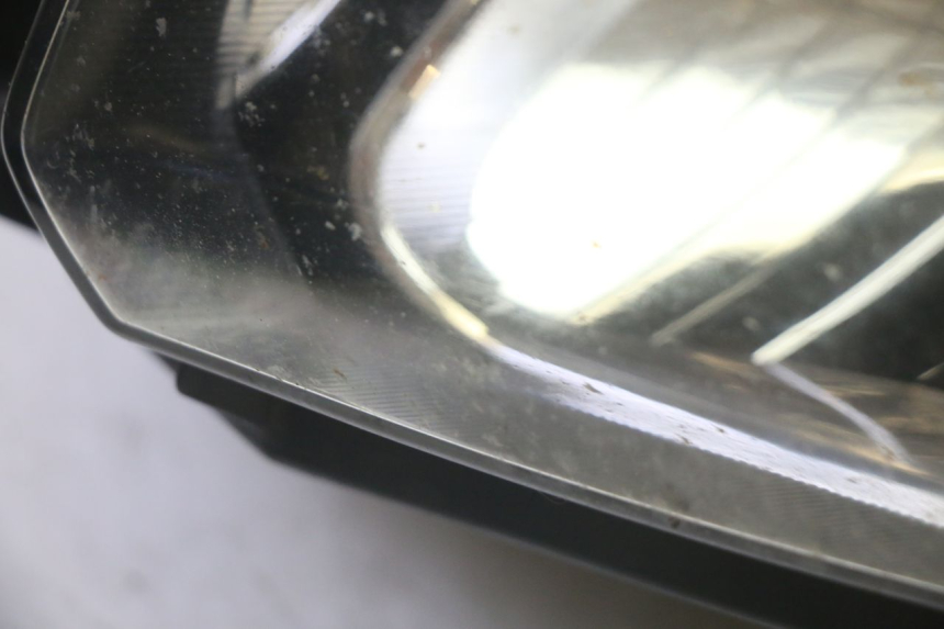 photo de FAROL DIANTEIRO SUZUKI DL V STROM 1000 (2002 - 2007) - Estado da superfície