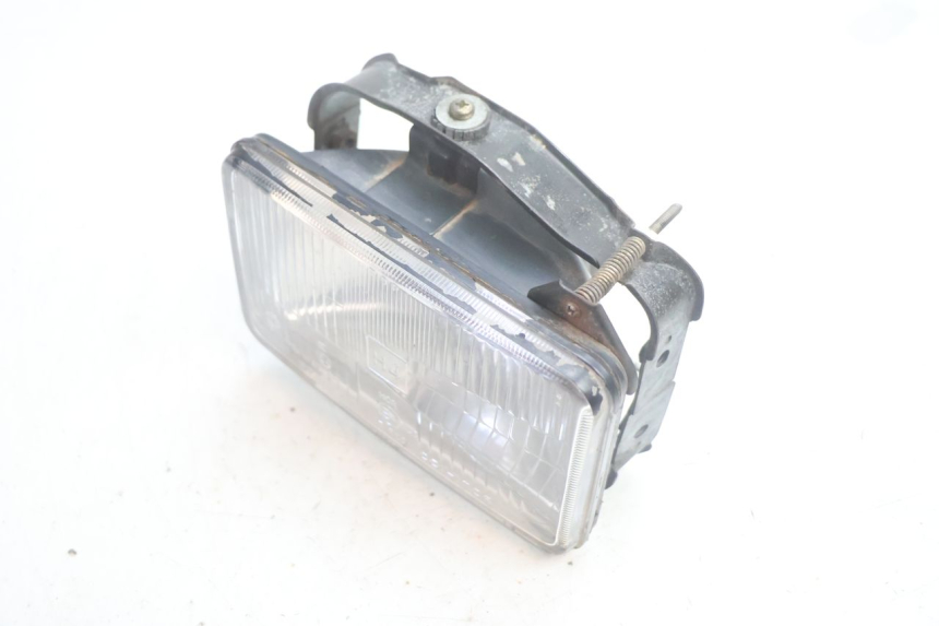 photo de FAROL DIANTEIRO SUZUKI DR S 600 (1985 - 1989) - Zoom do estado de desgaste