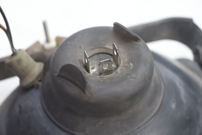 photo de FAROL DIANTEIRO SUZUKI DR S 600 (1985 - 1989) - Estado da superfície