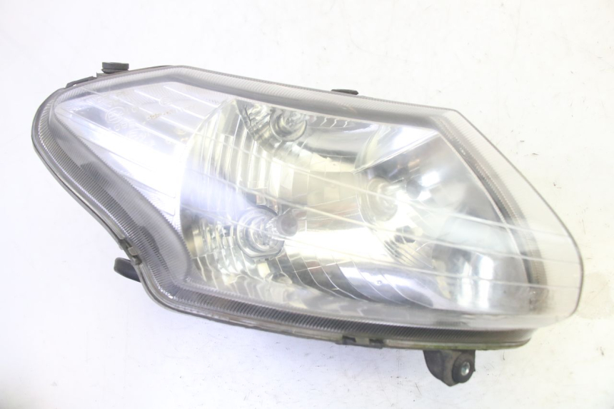 photo de FAROL DIANTEIRO DIREITO ADIVA AD3 300 (2014 - 2020) - Vista principal