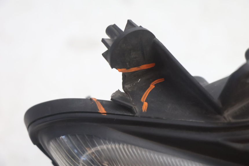photo de FAROL DIANTEIRO DIREITO SUZUKI BURGMAN EXECUTIVE ABS 650 (2006 - 2012) - Outro ângulo de visão