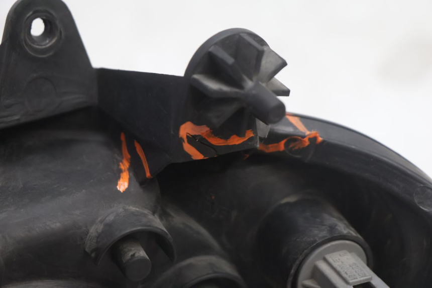 photo de FAROL DIANTEIRO DIREITO SUZUKI BURGMAN EXECUTIVE ABS 650 (2006 - 2012) - Peça verificada