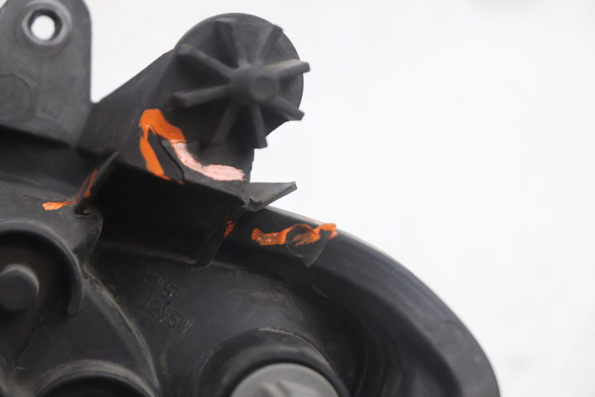 photo de FAROL DIANTEIRO DIREITO SUZUKI BURGMAN EXECUTIVE ABS 650 (2006 - 2012) - Marcações e referências
