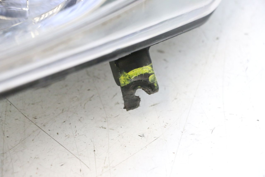photo de FAROL DIANTEIRO DIREITO PEUGEOT CITYSTAR 2T 50 (2018 - 2021) - Detalhes característicos