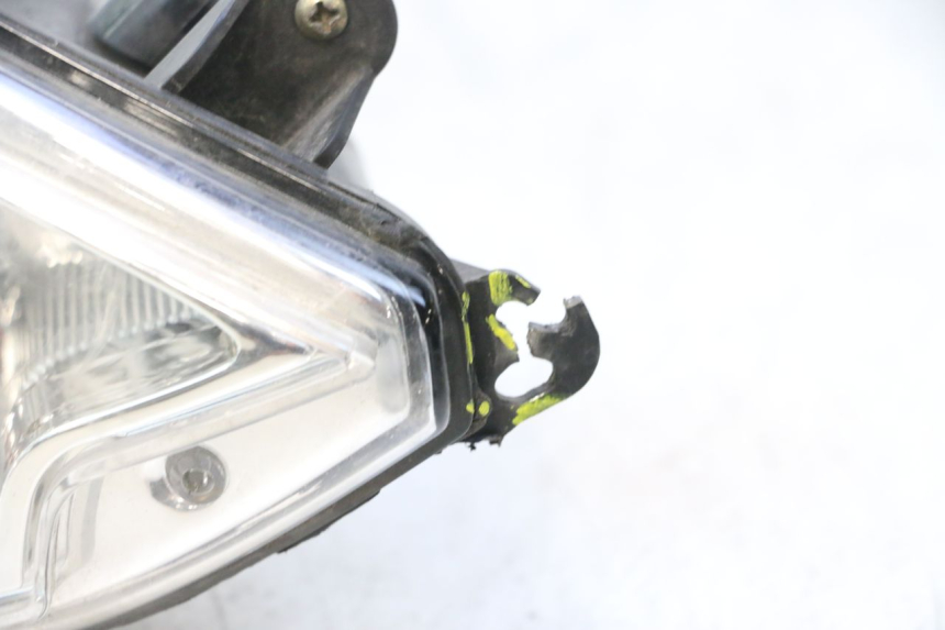 photo de FAROL DIANTEIRO DIREITO PEUGEOT CITYSTAR 2T 50 (2018 - 2021) - Outro ângulo de visão