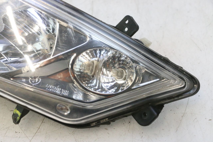 photo de FAROL DIANTEIRO DIREITO PEUGEOT CITYSTAR 2T 50 (2018 - 2021) - Estado da superfície