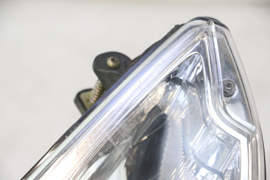 photo de FAROL DIANTEIRO DIREITO PEUGEOT CITYSTAR 2T 50 (2018 - 2021) - Marcações e referências