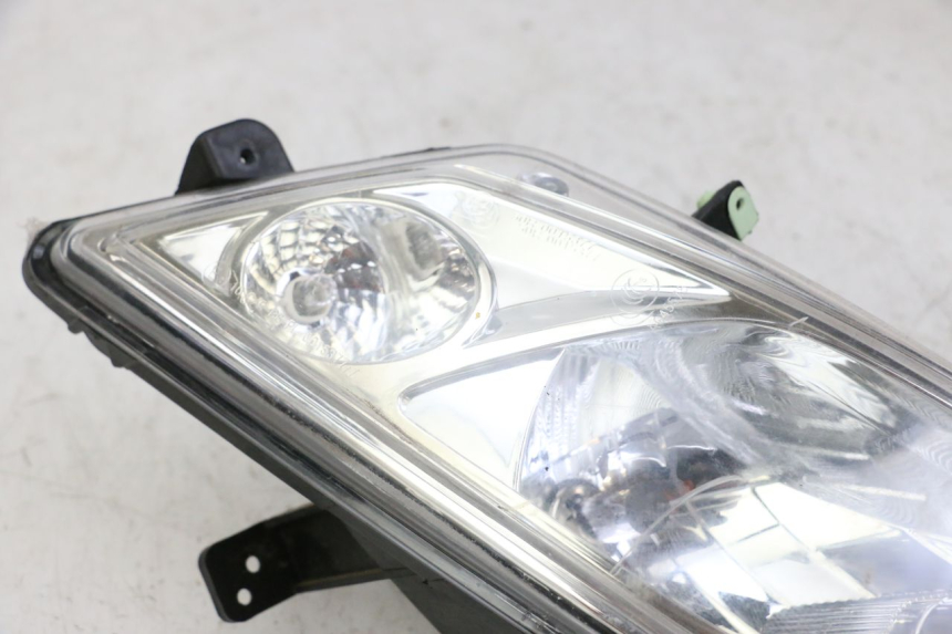 photo de FAROL DIANTEIRO DIREITO PEUGEOT CITYSTAR 50 (2013 - 2017) - Detalhes característicos