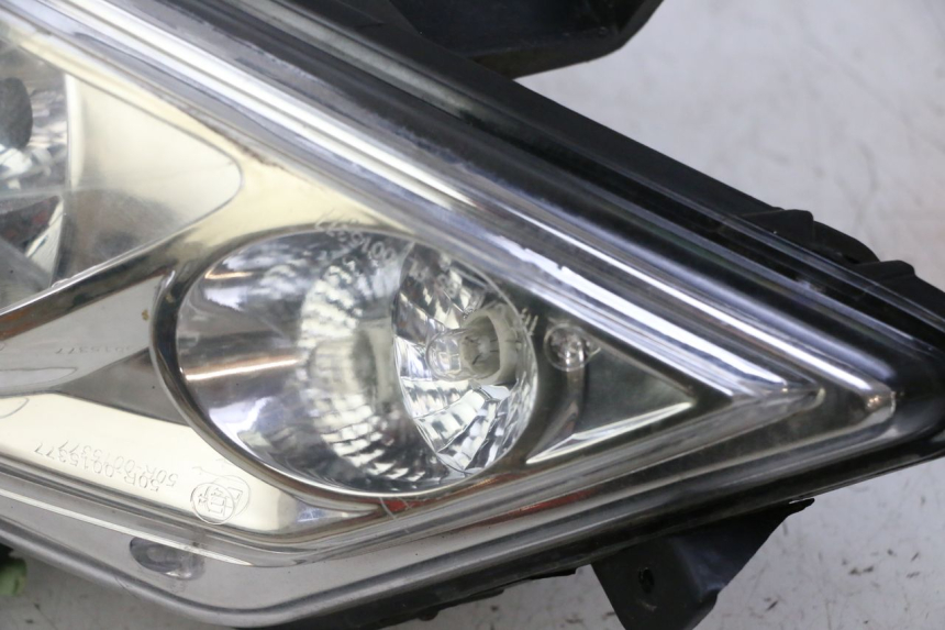 photo de FAROL DIANTEIRO DIREITO PEUGEOT CITYSTAR 50 (2013 - 2017) - Zoom do estado de desgaste