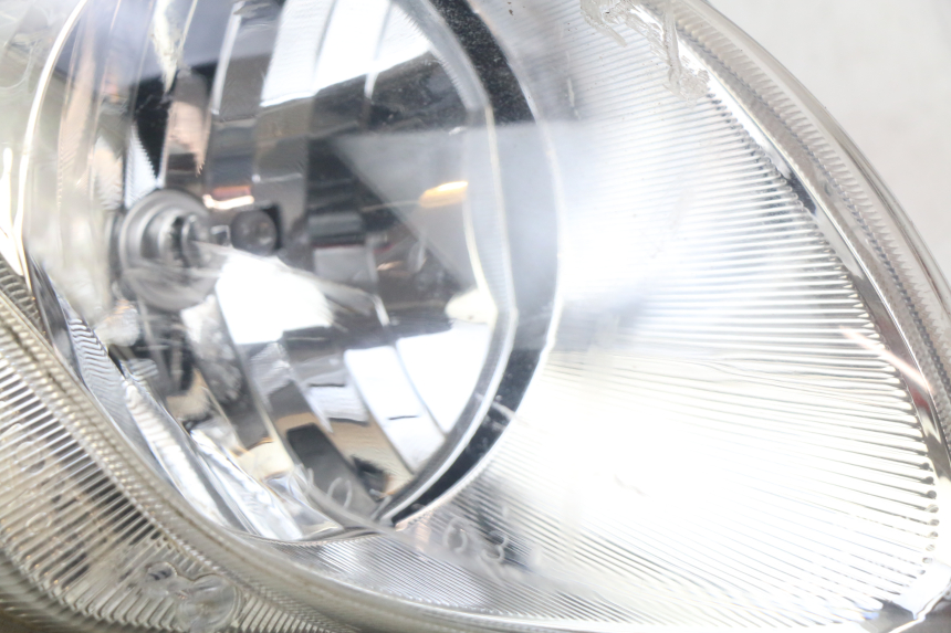 photo de FAROL DIANTEIRO DIREITO HONDA FJS SILVERWING SILVER WING 400 (2009 - 2016) - Pontos de fixação