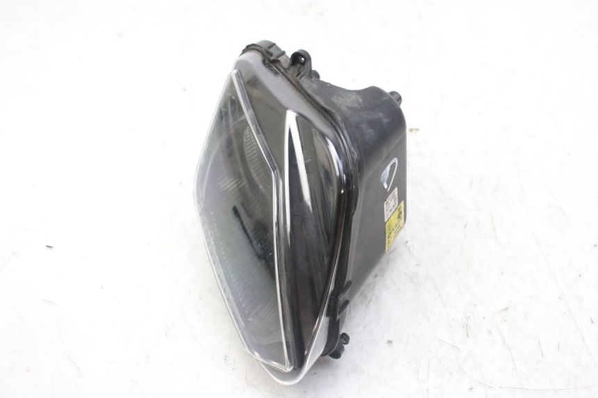 photo de FAROL DIANTEIRO DIREITO DERBI GPR 50 (2004 - 2009) - Zoom do estado de desgaste