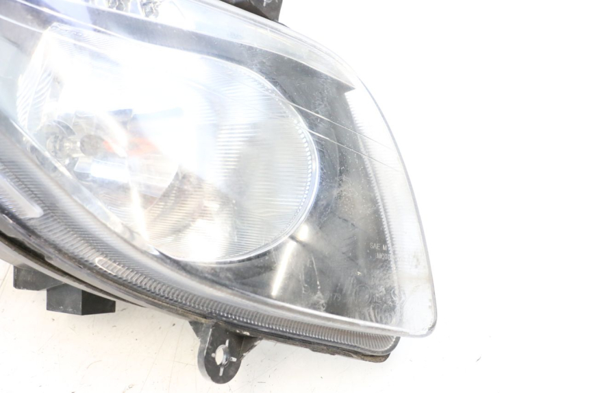 photo de FAROL DIANTEIRO DIREITO SYM GTS EVO 125 (2009 - 2013) - Outro ângulo de visão