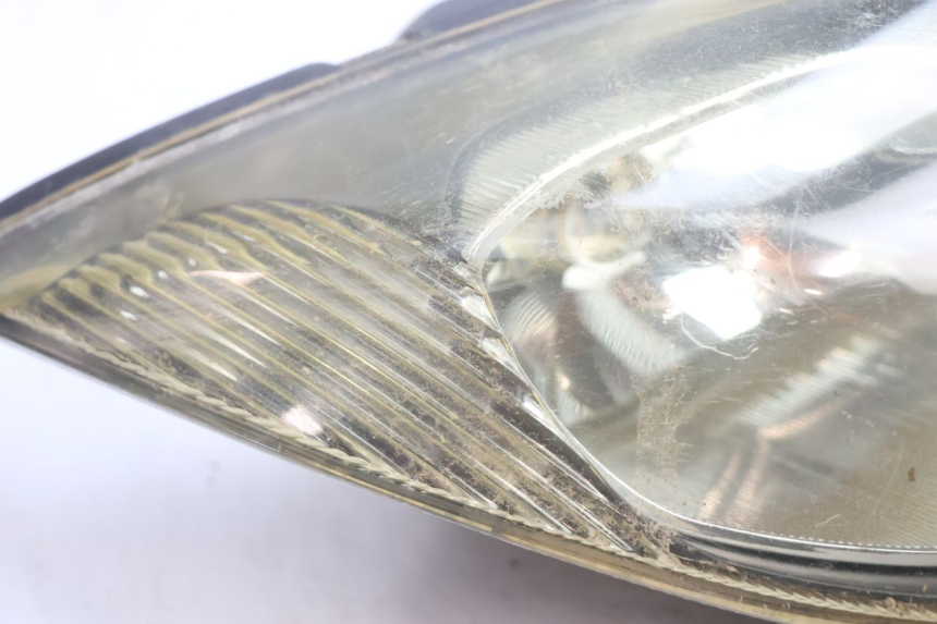 photo de FAROL DIANTEIRO DIREITO KYMCO MXU R 250 (2004 - 2010) - Zoom do estado de desgaste