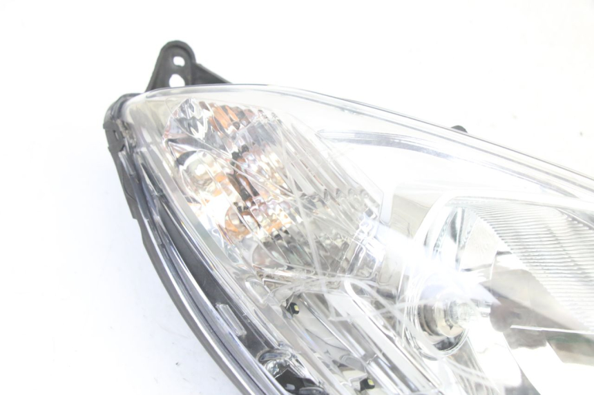 photo de FAROL DIANTEIRO DIREITO PEUGEOT SATELIS 125 (2013 - 2018) - Detalhe da peça