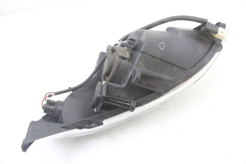 photo de FAROL DIANTEIRO DIREITO PEUGEOT SATELIS 125 (2013 - 2018) - Marcações e referências