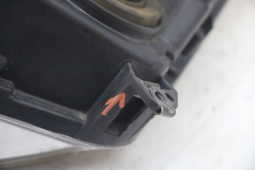 photo de FAROL DIANTEIRO DIREITO PEUGEOT SPEEDFIGHT 3 LC 2T 50 (2009 - 2015) - Estado da superfície
