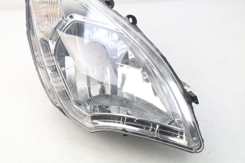 photo de FAROL DIANTEIRO DIREITO PEUGEOT SATELIS 300 (2012 - 2015) - Zoom do estado de desgaste