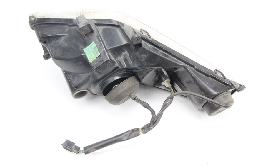 photo de FAROL DIANTEIRO DIREITO PEUGEOT SATELIS 125 (2006 - 2009) - Pontos de fixação