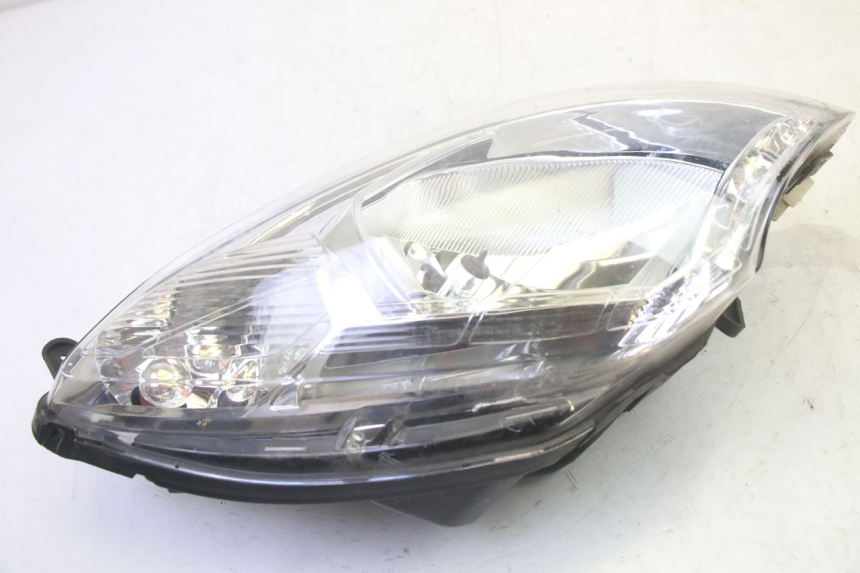 photo de FAROL DIANTEIRO DIREITO PEUGEOT SATELIS 125 (2010 - 2012) - Outro ângulo de visão