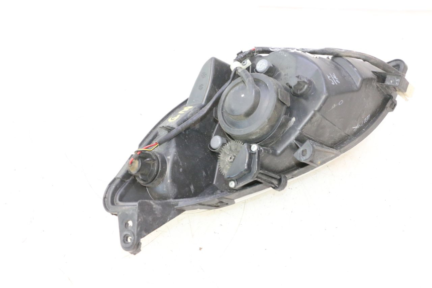 photo de FAROL DIANTEIRO DIREITO PEUGEOT SATELIS 125 (2013 - 2018) - Outro ângulo de visão
