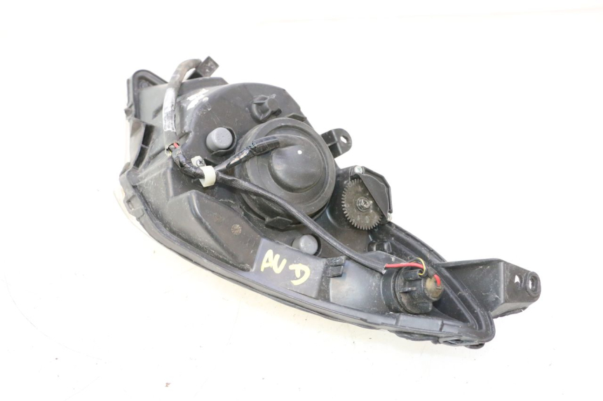 photo de FAROL DIANTEIRO DIREITO PEUGEOT SATELIS 125 (2013 - 2018) - Ampliação técnica