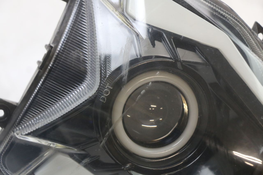 photo de FAROL DIANTEIRO EBROH BRAVO GLE 1 (2020 - 2024) - Zoom do estado de desgaste