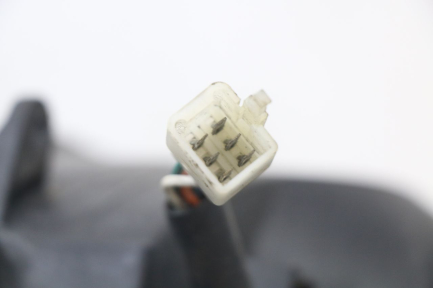 photo de FAROL DIANTEIRO PEUGEOT ELYSTAR 50 (2002 - 2014) - Pontos de fixação