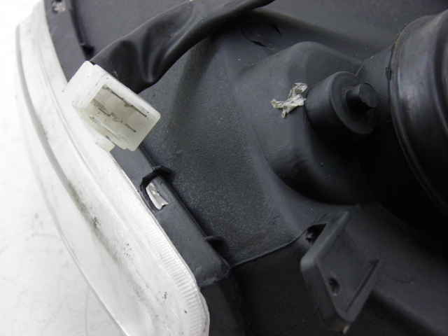 photo de FAROL DIANTEIRO EUROCKA MATADOR 4T 50 (2010 - 2016) - Pontos de fixação