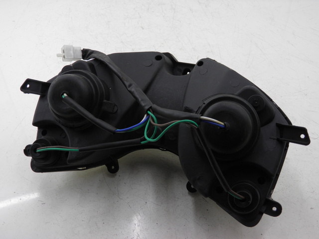 photo de FAROL DIANTEIRO EUROCKA MATADOR 4T 50 (2010 - 2016) - Estado da superfície