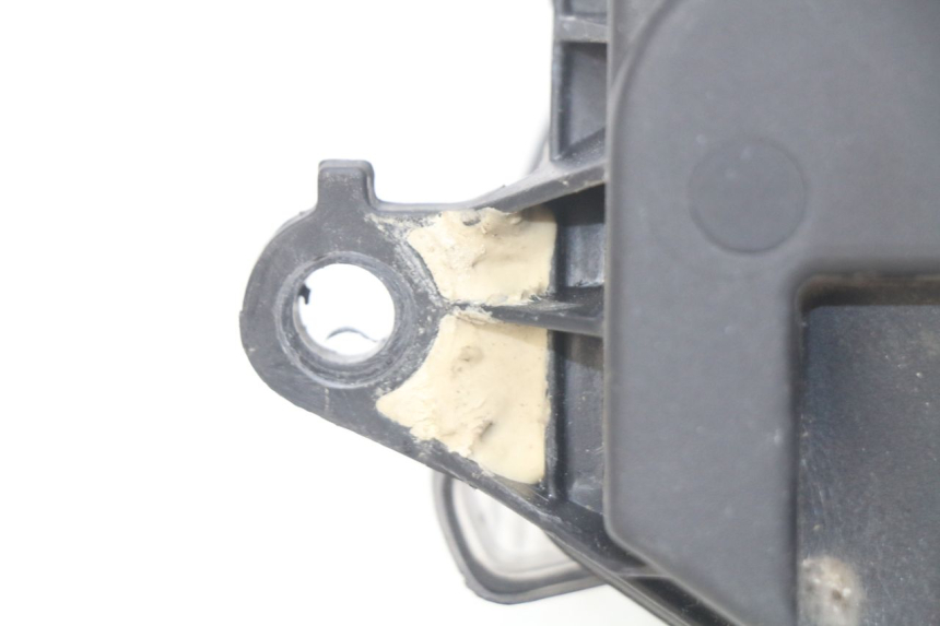 photo de FAROL DIANTEIRO HONDA FES PANTHEON 2T 125 (1998 - 2002) - Estado da superfície