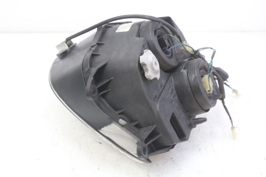 photo de FAROL DIANTEIRO HONDA FES PANTHEON 2T 125 (1998 - 2002) - Zoom do estado de desgaste