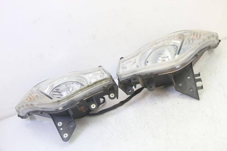 photo de FAROL DIANTEIRO HONDA FES S-WING SWING ABS 125 (2007 - 2015) - Ampliação técnica