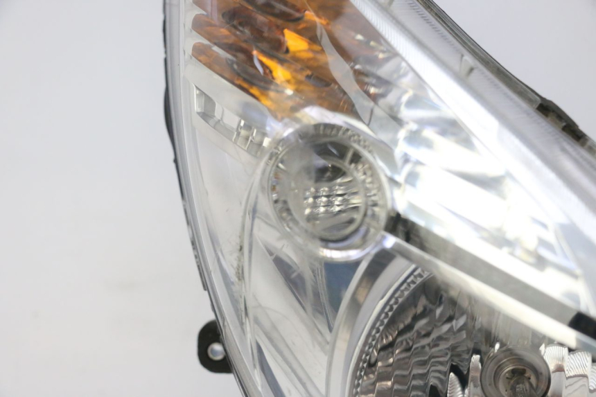 photo de FAROL DIANTEIRO HONDA FES S-WING SWING ABS 125 (2007 - 2015) - Detalhes característicos