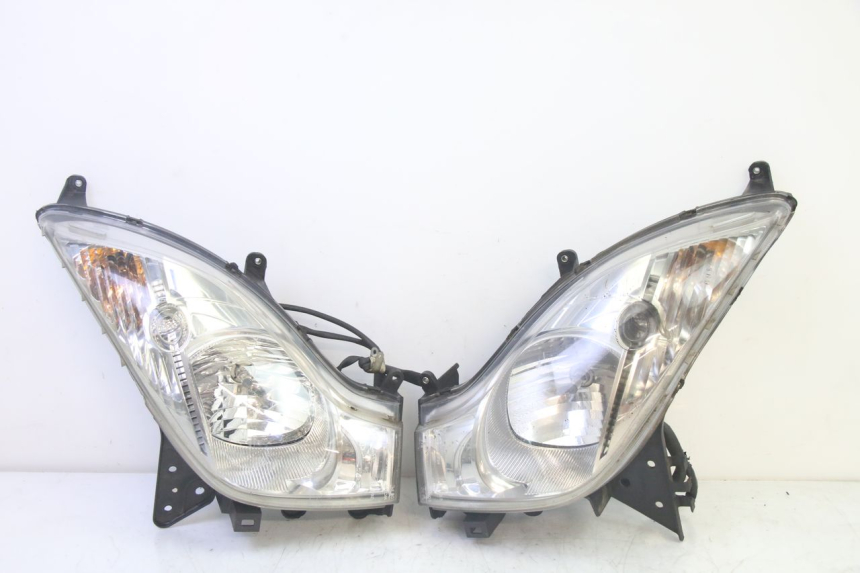 photo de FAROL DIANTEIRO HONDA FES S-WING SWING ABS 125 (2007 - 2015) - Detalhe da peça
